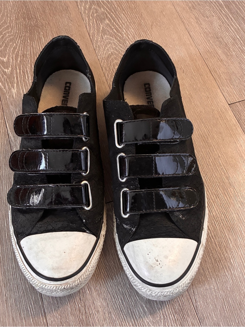 Converse Black Low-Top Sneakers with Beige Insole